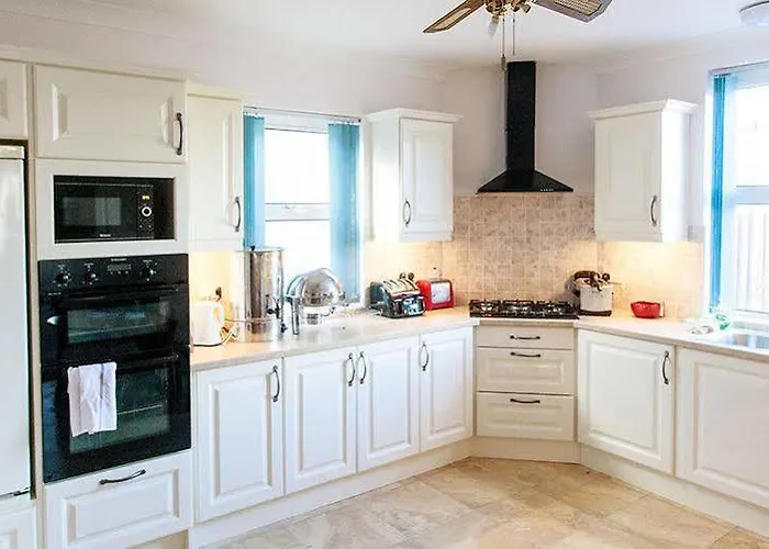 Bay View Guest House And B&B 3*