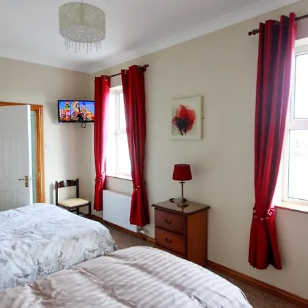 Bay View Guest House And B&B גלוואיי
