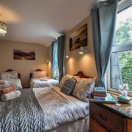 Bay View Guest House And B&B בית הארחה