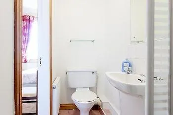 Bay View Guest House And B&B 3* גלוואיי