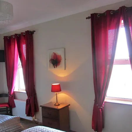 בית הארחה Bay View Guest House And B&B 3*