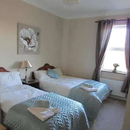 Bay View Guest House And B&B גלוואיי
